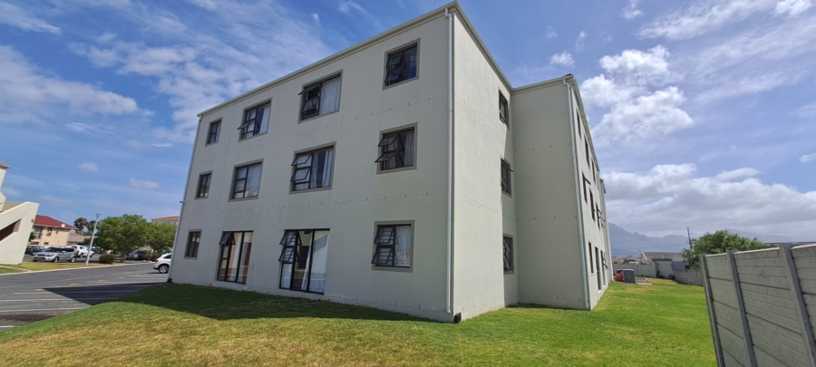 2 Bedroom Property for Sale in Onverwacht Western Cape